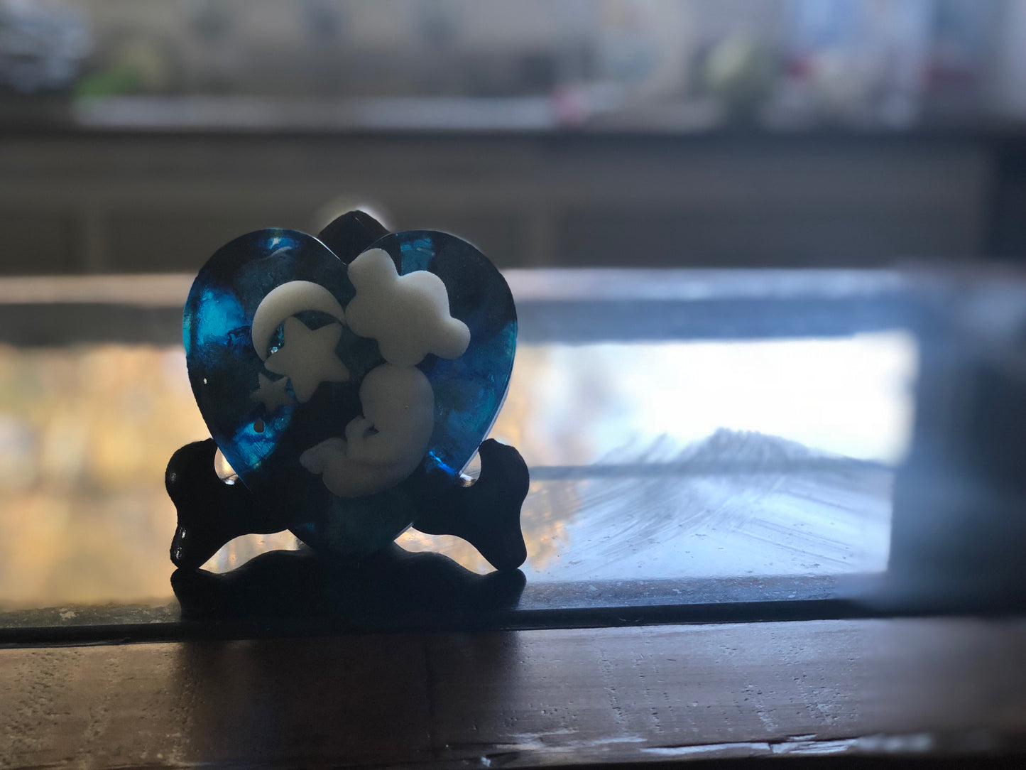 Stand for 4 inch hearts